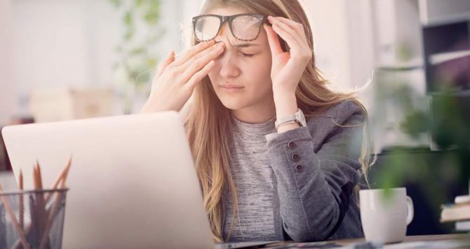 Irritação nos olhos: maior tempo de exposição às telas pode provocar uma  doença; saiba como identificar