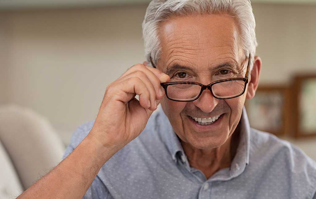 Fotofobia: por que o problema é mais comum em pessoas com olhos claros? -  Signorelli Oftalmologia